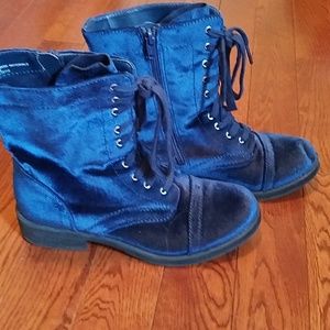 Arizona blue velvet Boot "Julie"